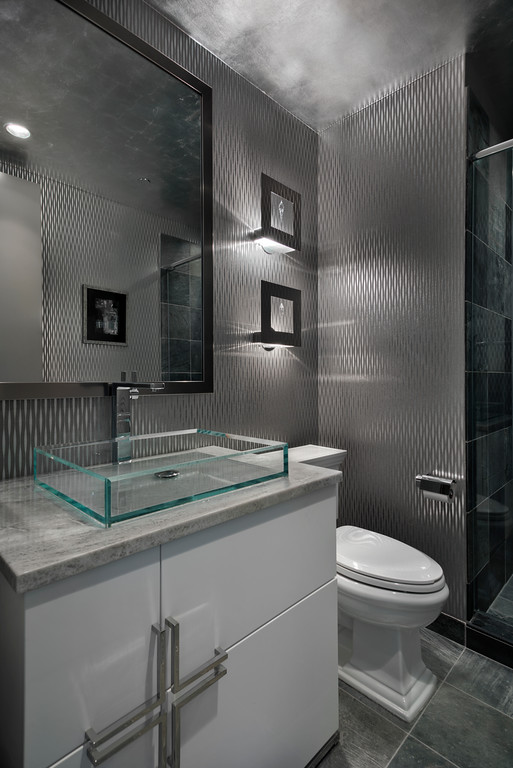 Modern bathroom in Trump Tower Chicago - High End Interior Design