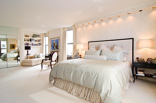 Luxurious master bedroom suite with dual ensuite baths - Chicago Interior Design